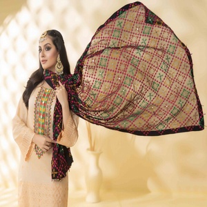 MI Creation's Bellamente diseñado de 3 piezas de algodón Lawn Salwar Kameez para mujeres Bordado pesado Ropa de fiesta informal de 4 estaciones - Product Image 6