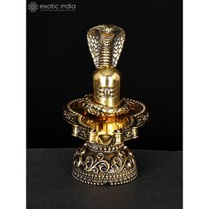 Escultura de Lingam Shiva superfino pequeña de 3 pulgadas con Sheshnag protector en latón para regalos y templos hechos en la India - Product Image 3