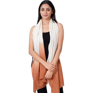 Écharpe élégante pour femme, décontractée, de luxe, toutes saisons, vintage, petite, carrée, en polyester satiné, imprimé numérique, chaude, style Rajasthan, personnalisée - Product Image 1