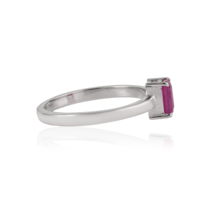 Bague artisanale en argent sterling 925, design minimaliste et simple, sertie d'un rubis naturel taille octogonale, pour femme. - Product Image 5