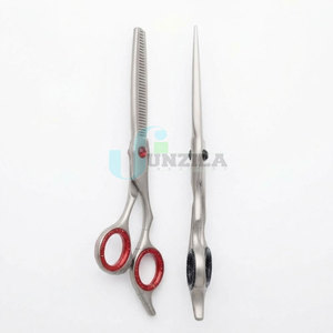 Tijeras de Barbero Ergonómicas con Diseño de Cuchilla Refinado para un Corte y Peinado Precisos - Product Image 6
