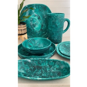 Ensemble de saladiers et d'assiettes en résine de haute qualité, ustensiles de cuisine et de table sans danger pour les aliments, bols de service en résine incrustée par Curio Craft - Product Image 4