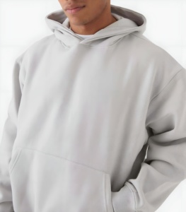 Ensemble jogging et sweat à capuche en polaire pour homme, style streetwear décontracté, coupe ample, avec logo personnalisé, vente en gros pour acheteurs en gros. - Product Image 1