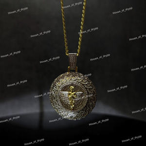 Collar con Colgante de Cruz de Jesús con Diamantes de Moissanita en Plata 925, Estilo Hip Hop de Lujo, Medallón Religioso - Product Image 3