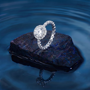Bague de fiançailles solitaire en or blanc avec halo de diamants de laboratoire ronds, alliance éternité, bijou de luxe, cadeau - Product Image 6