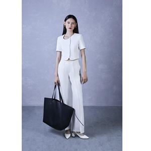 Pantalon large en sergé (mélange polyester + élasthanne) – Tissu peigné anti-plis élégant avec fente avant – Modèle KQ20 – Fabriqué au Vietnam - Product Image 4