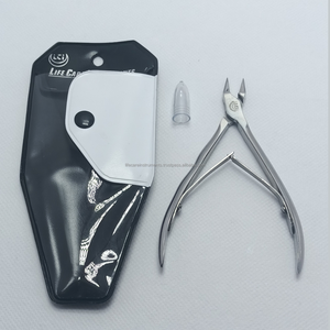 Pince à cuticules professionnelle Nghia Style en acier inoxydable pour manucure et pédicure – Précision et efficacité garanties. - Product Image 4