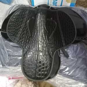 Selle de course en cuir véritable sur mesure, selle d'entraînement souple, selle d'équitation à contact étroit pour cheval - Product Image 5