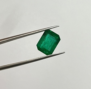 Emerald 3.80 Cts รูปทรงแปดเหลี่ยมจากแหล่งกำเนิดของแซมเบียที่มีความชัดเจน Lusture และสีโดย Sadiya International - Product Image 2