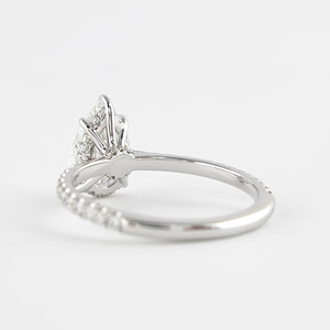 แหวนหมั้นเพชรทรงลูกแพร์สำหรับผู้หญิง ทอง 14K เพชรเลี้ยงในห้องปฏิบัติการ รับรองโดย IGI สไตล์คลาสสิก - Product Image 2