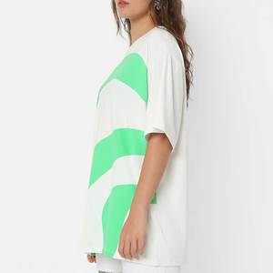 Camiseta de Moda Oversize con Cuello Redondo para Mujer, Perfecta para el Verano, Ajuste Holgado, Manga Corta, Estilo Casual Moderno - Product Image 2