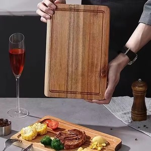 Planche à découper en bois naturel écologique avec poignée intégrée et trou de suspension, compatible lave-vaisselle, REHMAN CRAFT - Product Image 5
