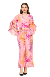 Ensemble décontracté pour femme en polyester imprimé tie-dye rose vintage, écologique, avec haut à col en V et manches évasées et pantalon palazzo - Product Image 1