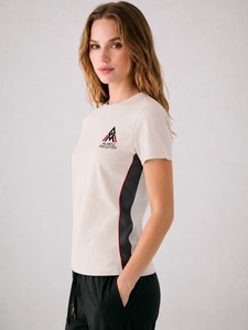 เสื้อยืดแฟชั่นผู้หญิง เนื้อผ้านุ่ม ระบายอากาศได้ดี สวมใส่สบาย ดูมีสไตล์ เหมาะสำหรับทุกโอกาส เสื้อยืดผู้หญิงคุณภาพดีที่สุด - Product Image 4