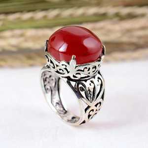 แหวนเงินแท้ 925 ประดับคาร์เนเลียนสีแดงทรงกรอบ งานแฮนด์เมดจาก SHYAM JEWELRS ดีไซน์ลายฉลุประณีต - สไตล์โบโฮและฮิปปี้สำหรับทุกเพศ เหมาะสำหรับงานแต่งงาน - Product Image 4