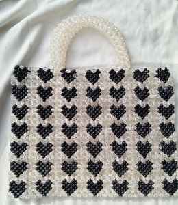 กระเป๋าคลัทช์ปักลูกปัดลายดอกไม้ งานฝีมือประณีต ดีไซน์ซับซ้อน กระเป๋าถือผู้หญิง - Product Image 2