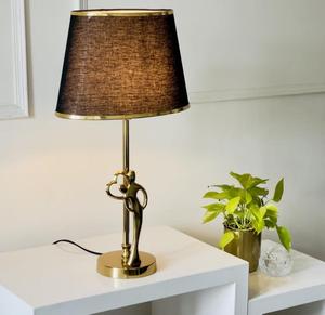 Lámpara de Mesa Moderna de Latón con Pantalla de Tela Negra, Luz Cálida Estilo Empire para Dormitorio, Iluminación Decorativa - Product Image 1