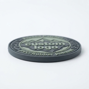 Patch en caoutchouc PVC 3D personnalisé, forme ronde, logo en relief imprimé pour vêtements, sacs, chapeaux, vestes, accessoires - Product Image 5