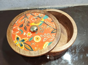 Casserole ronde en bois moderne avec motif floral émaillé, couvercle en acier inoxydable avec insert en verre, écologique, diamètre 24 cm - Product Image 2