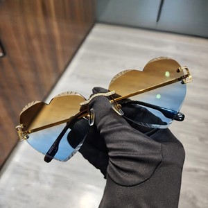 Hip Hop Bling Iced personalizado Moissanite Diamante tachonado dos tonos forma de corazón azul inoxidable antirreflectante lentes para hombre - Product Image 1
