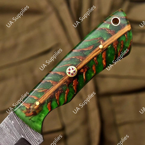 มีด EDC สำหรับตั้งแคมป์และล่าสัตว์ ด้ามจับเรซิ่นรูปทรงกรวยสน ผลิตจากเหล็กดามัสกัส  ใบมีดแบบ Drop Point ปรับแต่งได้ตามต้องการ  รับผลิตแบบ OEM - Product Image 4