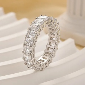 Anillo de Compromiso Clásico de 3.5 Quilates con Corte Esmeralda de Moissanita 925 para Mujer, Anillo de Plata de Ley Chapado en Oro en Oferta - Product Image 4