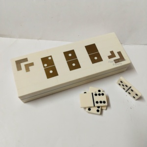 Jeu de dominos en résine fait main avec couvercle design, jeu familial de luxe et article cadeau, jeu de dominos moderne avec boîte de rangement crème - Product Image 1