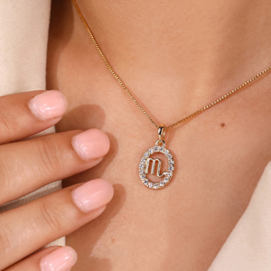 Collar con Colgante de Escorpio Chapado en Oro de 18K para Mujer, con Cristal de Estrás, Cadena Ovalada, Lujoso para Uso Diario - Product Image 1