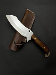 Cuchillo de Camping Jexa con Mango de Madera de Nogal, Acero Inoxidable 4116, Hoja Fija Parcialmente Dentada, Funda de Cuero para Exteriores, Garantía de 3 Años - Product Image 3