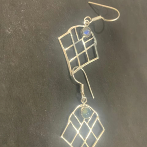 Pendientes de calidad AAA para mujer, joyería hecha a mano, estilo femenino, forma redonda, joyería clásica, piedra lunar de fuego azul natural - Product Image 1
