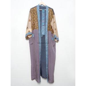 Peignoir multi-couleurs recyclé en soie vintage, style kimono floral, robe longue indienne faite à la main, longueur genou - Product Image 5