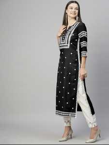 Kurti en coton jaune brodé pour femmes, manches trois quarts, col en V, coupe ample, longueur cheville, kurtis décontractés pour l'été - Product Image 5