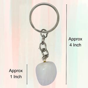 Vente en gros Premium sculpté Scolecite Quartz pierre dégringolée porte-clés Feng Shui mascotte calmant apaisant anti-stress pierre précieuse - Product Image 3