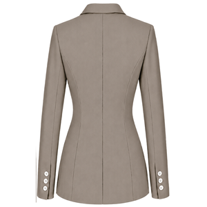Blazer de mujer personalizado color taupe, doble botonadura, corte ajustado, manga larga, formal, para oficina, traje a medida con pechera personalizada - Product Image 2