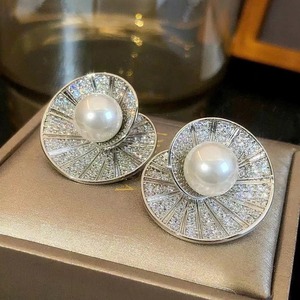 Boucles d'oreilles en perles baroques rétro en gros avec zircon, design rond de luxe et tempérament en perles naturelles - Product Image 2