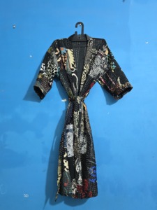 Veste Kantha faite main, Kimono japonais, Robe de plage bohème, Manteau ceinturé, Printemps-Été, Décontracté, Patchs en soie, Respirant, Séchage rapide - Product Image 1