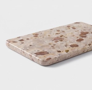 Tabla de cortar rectangular de terrazo beige con asa para cocina - Product Image 2