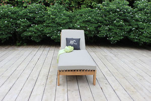 Fauteuil inclinable haut de gamme Elba pour bord de piscine, en teck et avec coussins moelleux - Product Image 4