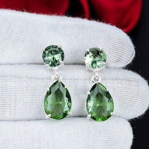 Boucles d'oreilles pendantes en améthyste verte, argent sterling 925, faites à la main, coupe poire, bijoux élégants, cadeau pour femmes - Product Image 1