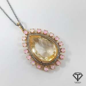 จี้รูปกางเขนชุบทอง 18K ประดับด้วยโทแพซและโกเมนแบบฝังกรงเล็บ - Product Image 2
