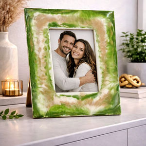 Cadre photo en résine recyclée écologique avec finition de surface lisse pour une décoration intérieure durable - Product Image 1