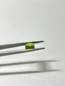 Peridoto natural octogonal, gema facetada, olivino calibrado para la fabricación de joyas, de 3 mm a 10 mm, certificado. - Product Image 3