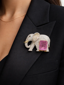 Broche éléphant en or avec incrustation de cristaux, bijoux formels pour homme, pince à cravate - Product Image 2