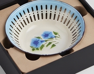 Premium Metal Colander Bowl With Enamel Finished Decorative Fruit Basket Perfect For Kitchenware And <b>Table</b> Display Use - Product Image 6