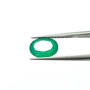 Esmeralda Verde Ovalada de 3.43 Quilates de Zambia, Gema Suelta - Product Image 3