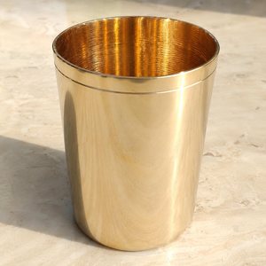 Verre à shot artisanal en laiton 60ml, design vintage, forme cylindrique, pour brandy, cocktails, fêtes, mariages, hôtels. - Product Image 4