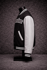 Veste universitaire unisexe en laine avec patchs en chenille de qualité supérieure Shamsher Sports SS-VJ-20, fermeture à boutons recouverts sur le devant, prix abordable - Product Image 5