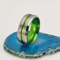 Bague en carbure de tungstène argenté brossé avec incrustation en aluminium vert, alliance unisexe de 8 mm pour couples, bijoux tendance en gros