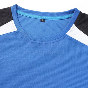 ชุดกีฬาและชุดฟิตเนสขายดี ประจำปี 2026 ดีไซน์ใหม่ เสื้อยืดผ้าระบายอากาศพร้อมกางเกงขาสั้นเข้าชุด - Product Image 5