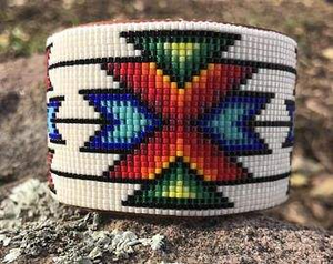 Pulseras Boho-Chic Coloridas, Joyería Bordada Moderna y Única con Cuentas, Accesorios de Moda - Product Image 5